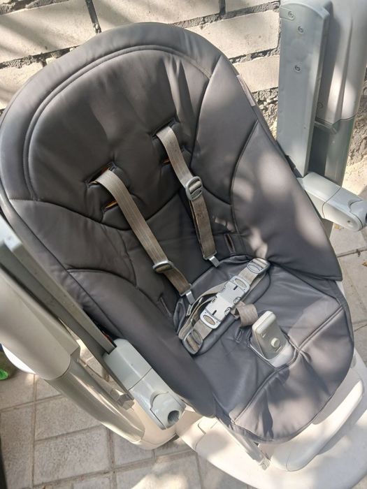 Стільчик для годування