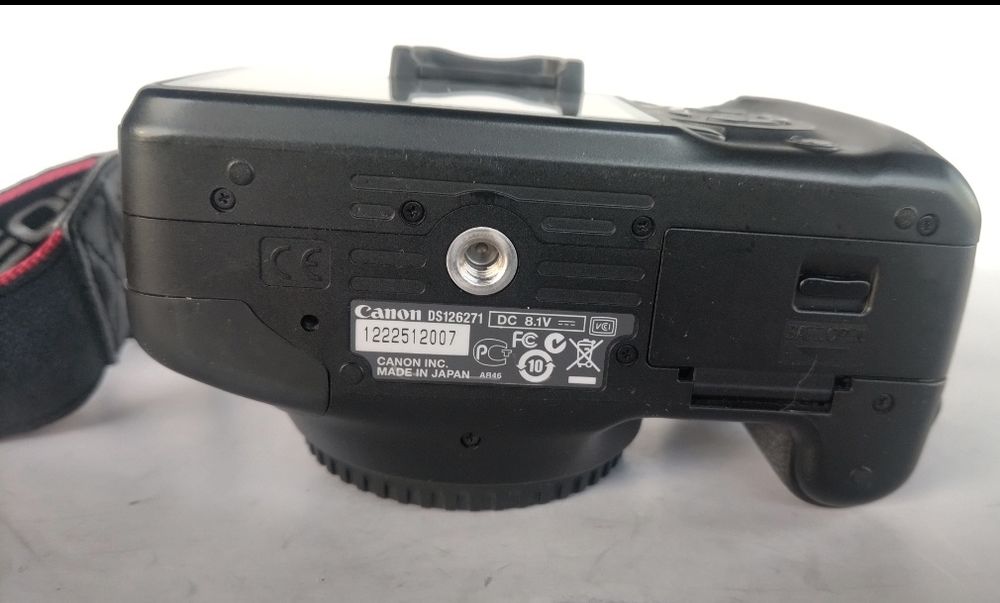 Canon EOS Rebel T2i/550D com muito material