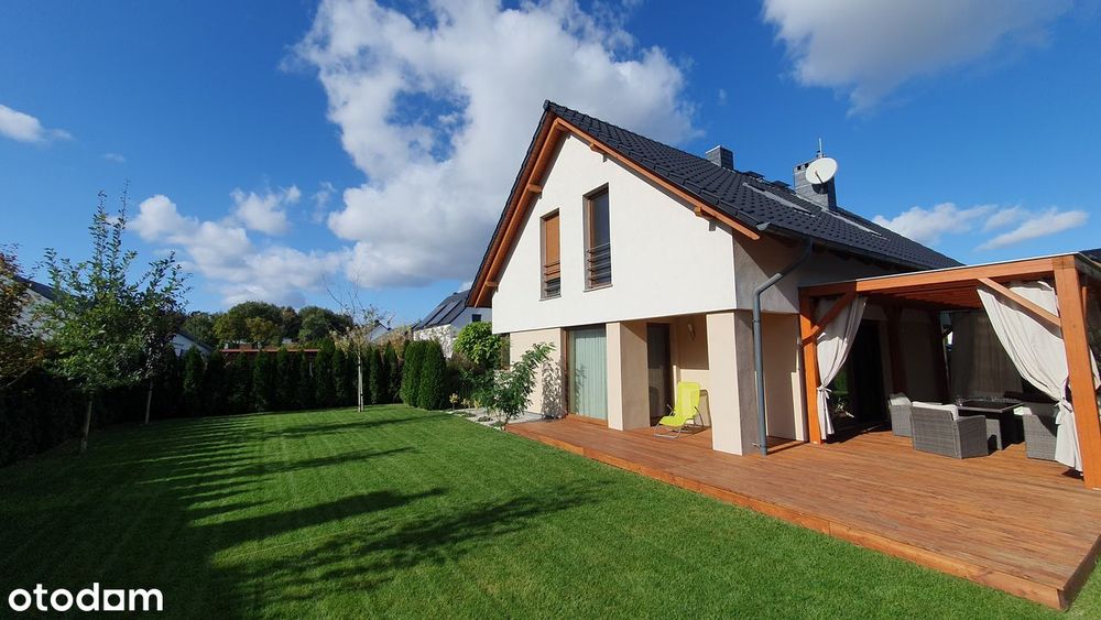 Dom kompletnie wykończony i wyposażony w spokojnej okolicy