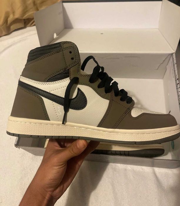 Jordan 1 Retro High OG SP Travis Scott Mocha R.40