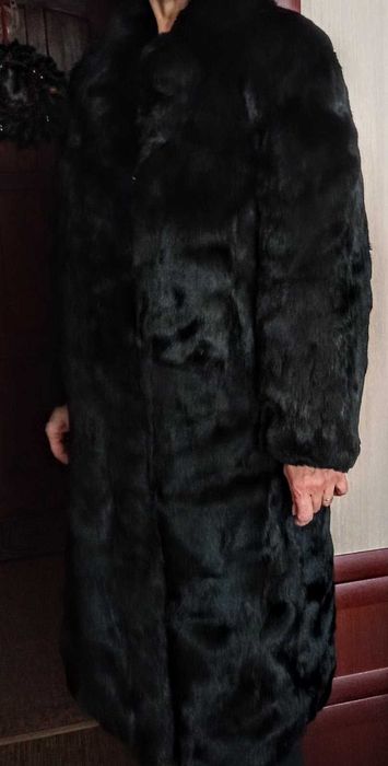Продам Шубу Размер-50-52, мех колонок Производства ЧЕХИИ