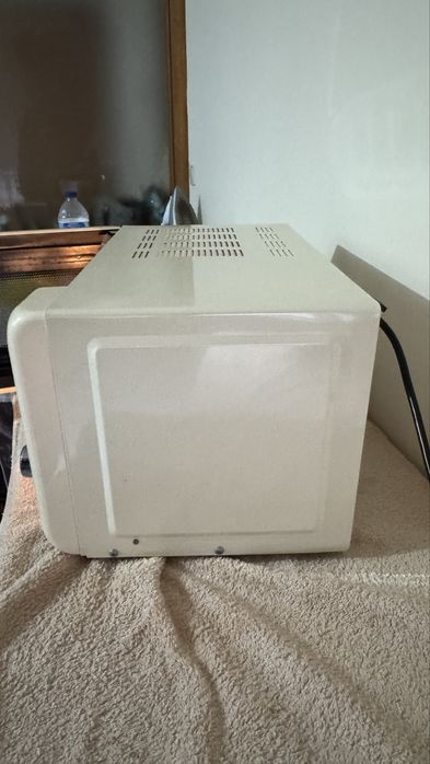 Microondas SilverCrest a funcionar e impecavel