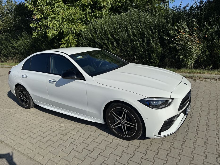 Mercedes-Benz Klasa C 180 Linia AMG Night, pakiet Advance Plus Digital Light, KEYLESS-GO