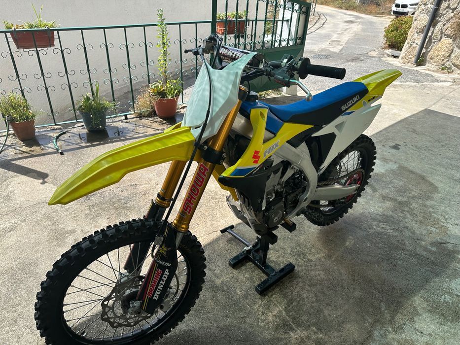 Suzuki RM-z super Mota para o mato e pista