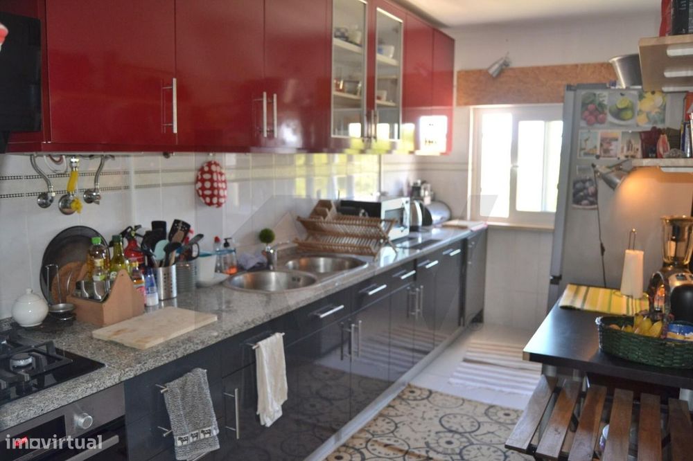 T3 com 2 Varandas, Vistas Desafogadas e Arrecadação | Vila Fria, Oeira