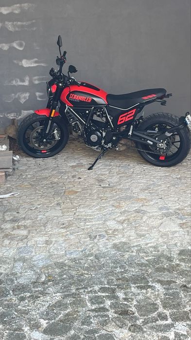 Mota Ducati scrumble 800