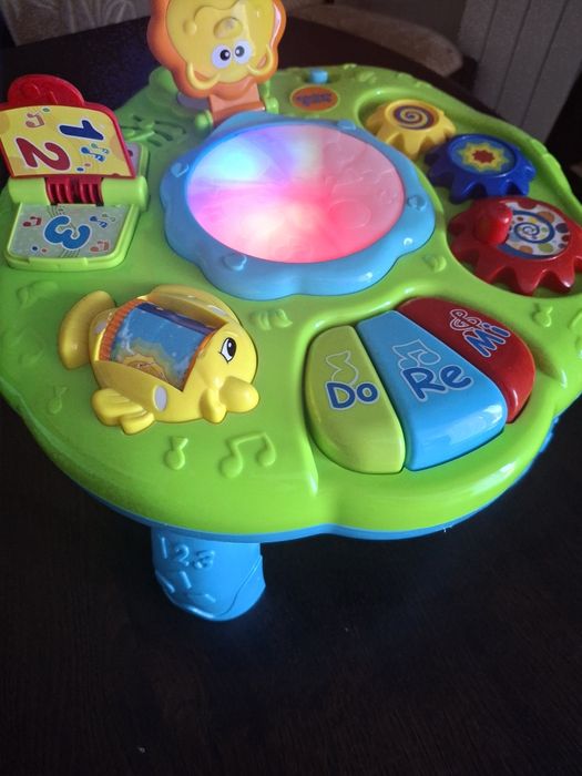 Muzyczny stolik edukacyjny