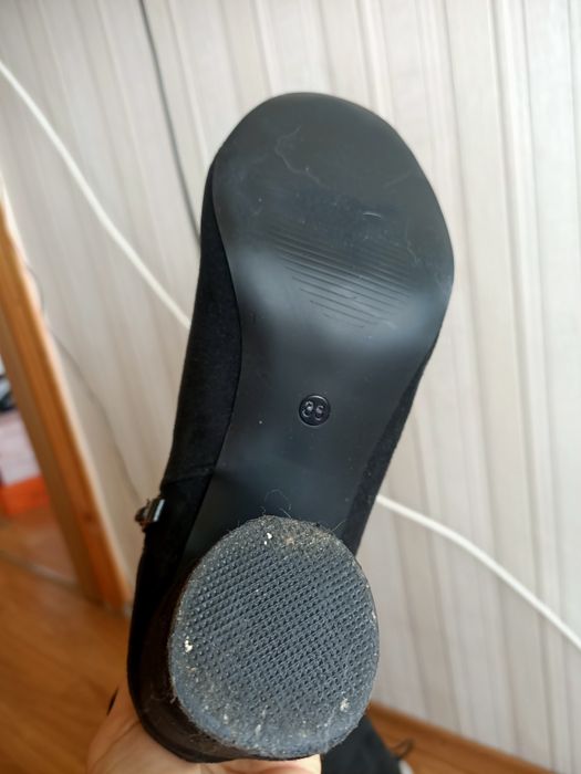 Czarne kozaki za kolano