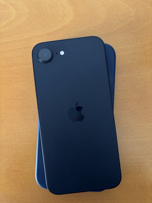 Iphone 16e 128GB Preto