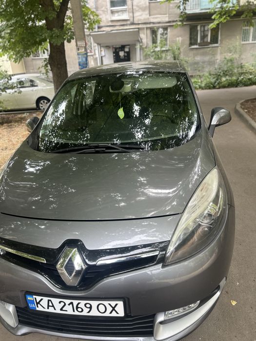 Продаж Renault scenic 2012 рік