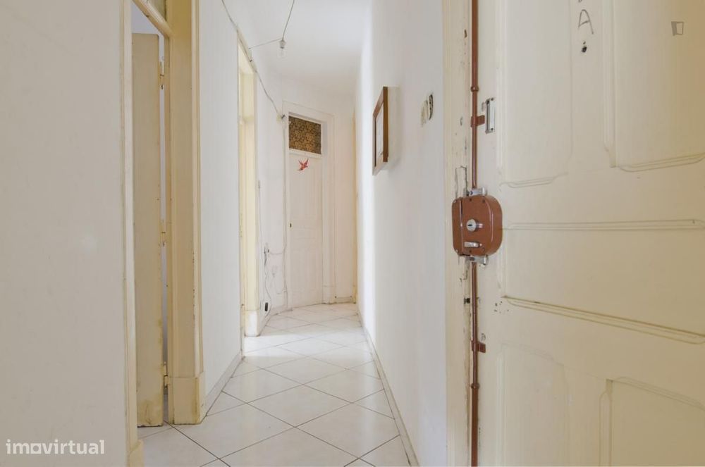 Quarto - localizado em Alameda Lisbon