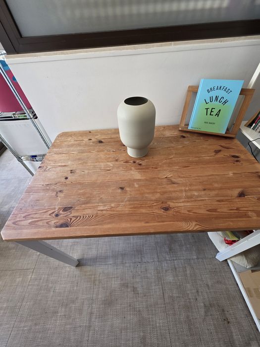 Secretária / Mesa em Madeira  com Gaveta — 45€