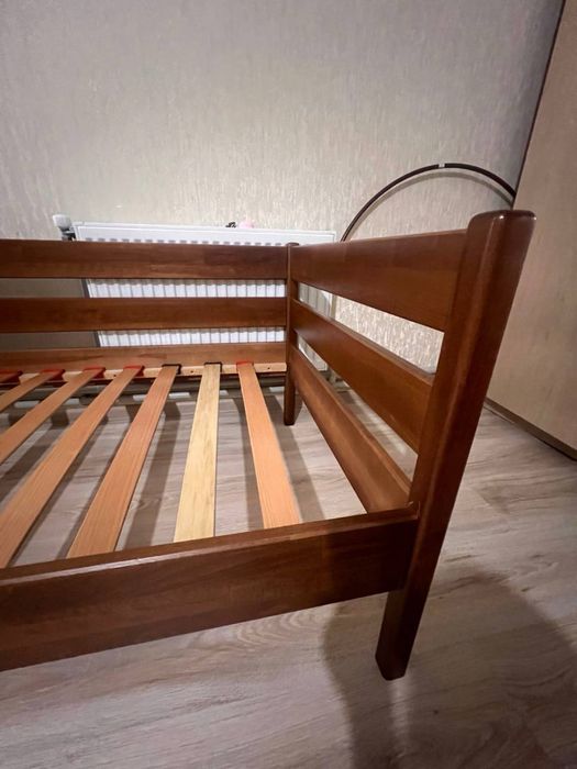 Продам ліжко дитяче з матрацом
