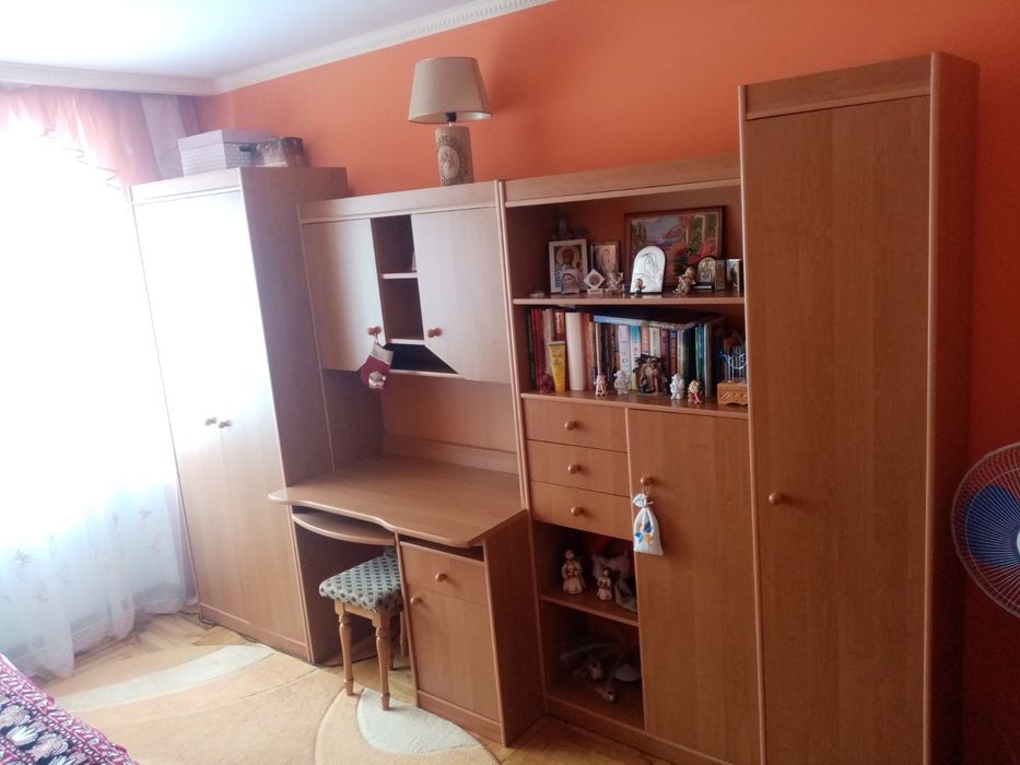 Меблева стінка з письмовим столом