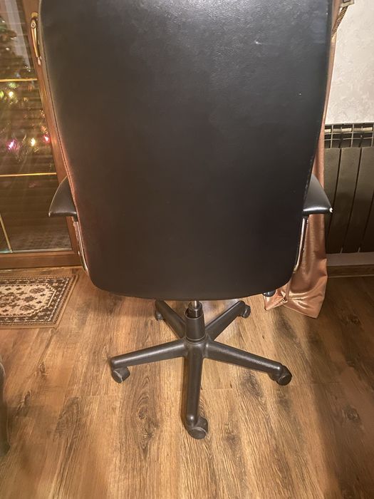 Skórzany fotel biurowy ZA DARMO