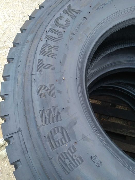 Pneus de camiao recauchutados 315/80R22.5 154/150K.