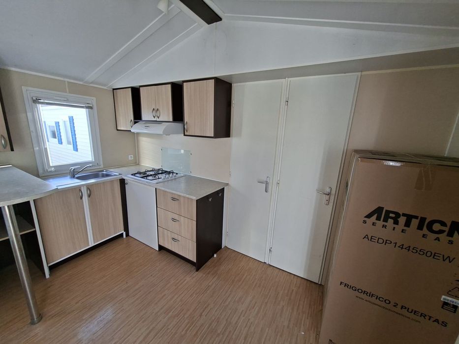 * CASA PRÉ-FABRICADA NA OCASIÃO TRIGANO DE 9X4 METROS EM LISBOA.
