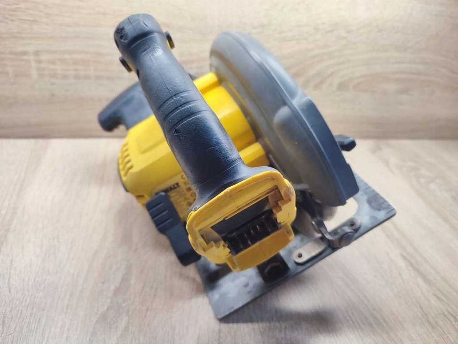 Pilarka tarczowa DeWalt DCS575 BODY