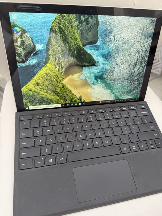 Microsoft surface pro 5 12.3” m3 4gb 128ssd