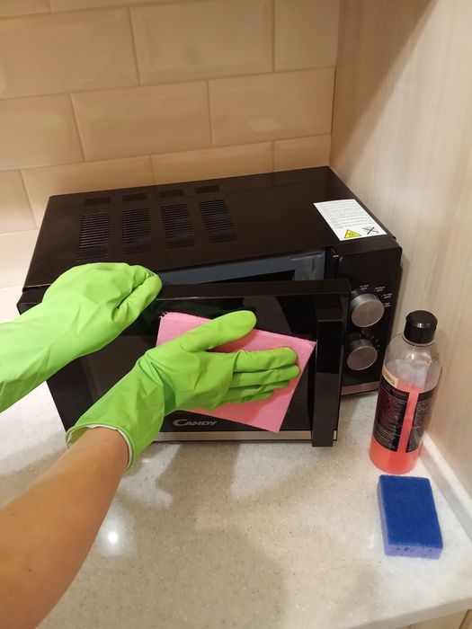 Не фирма Уборка квартир офисов помещений домработница;КлинингХимчистка