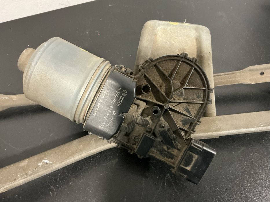 Motor limpa parabrisas frente peugeot 206 ano 2003