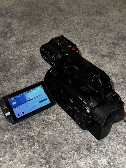 Canon XA30 + Fisheye Realm 43mm + Adapter + 3 Baterie