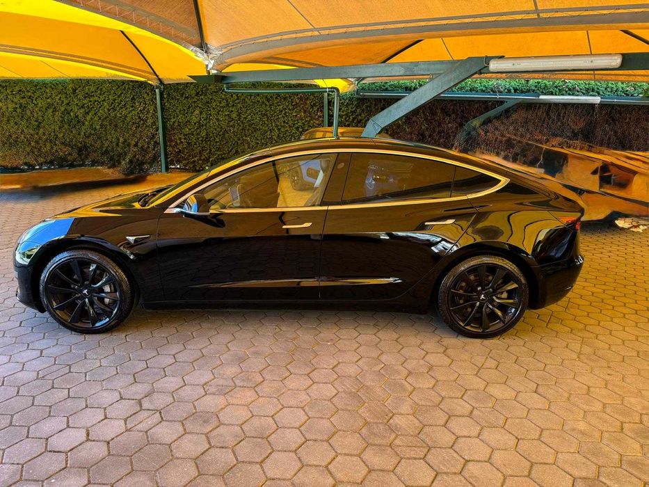 Tesla Model 3 Long-Range Dual Motor AWD
