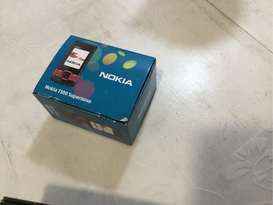 Телефон нокия 7100 supernova.