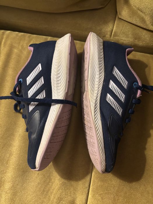 Adidasy dla dziewczynki 33