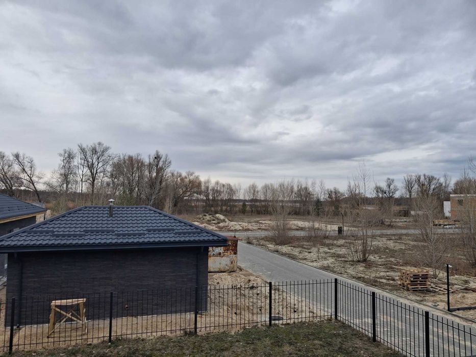 Продаж будинку "Riviera Club".