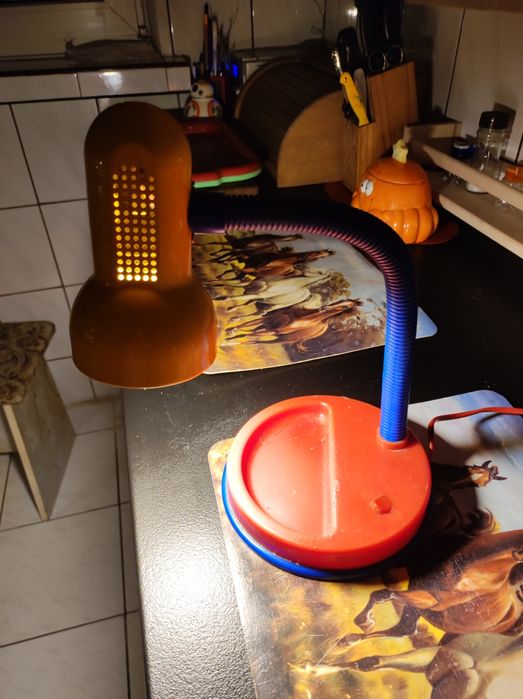 Lampka biurkowa kolorowa