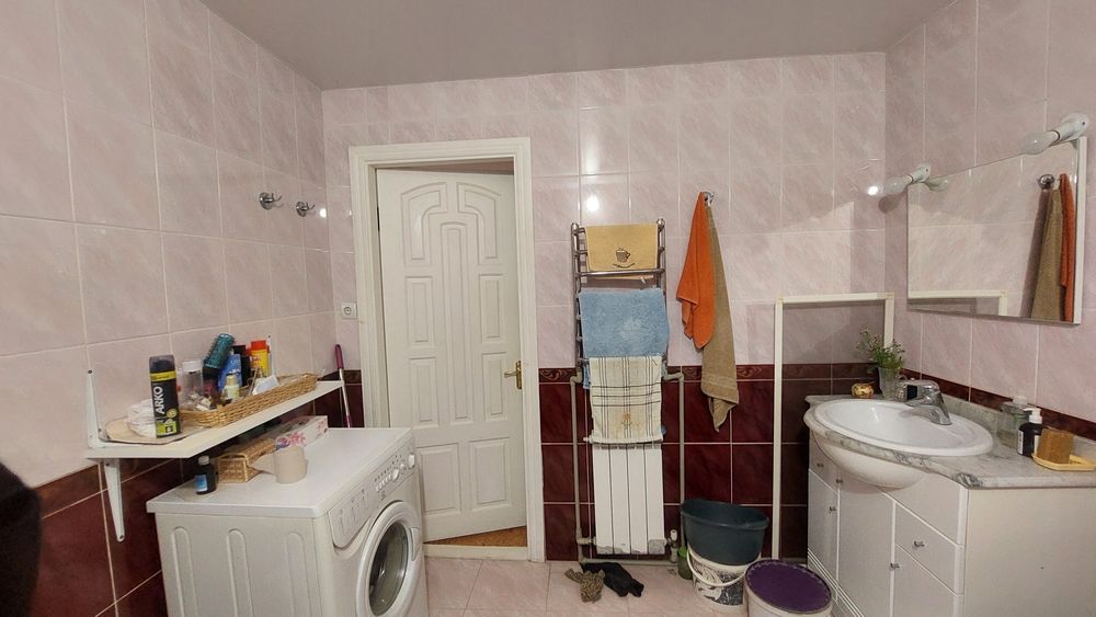 Продам 4-кімнатну квартиру. Вул.Грецька,14.