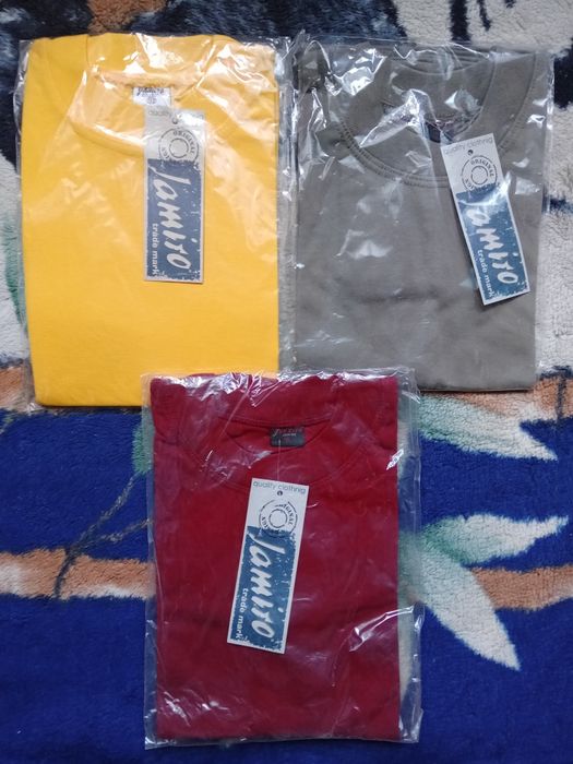 Bluzeczki dziecięce rozmiar 122 cm.