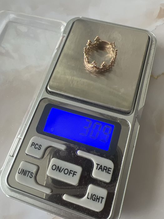 Кільце корона, з камінцями обручка