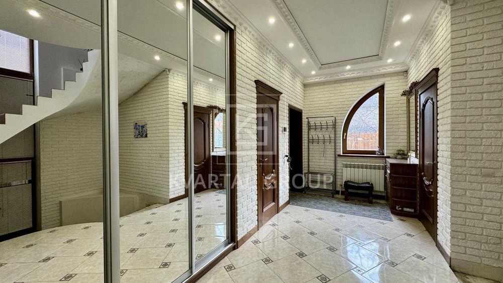 БЕЗ КОМІСІЇ, будинок з якісним РЕМОНТОМ меблями і технікою Буча