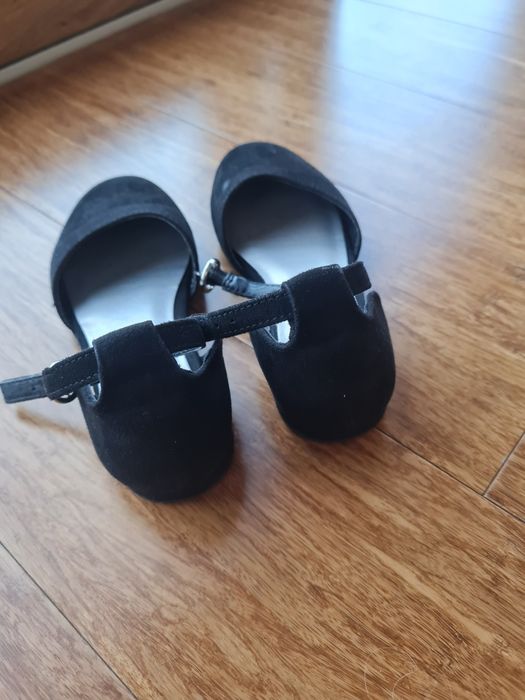 Czarne pantofelki rozmiar 27