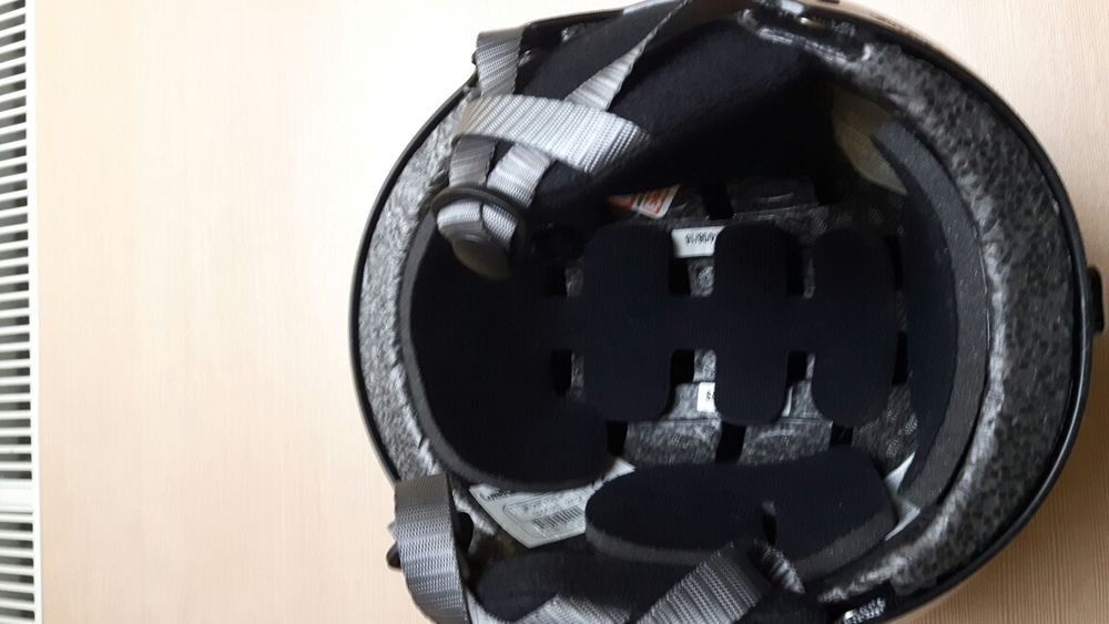 Kask na narty snowboard