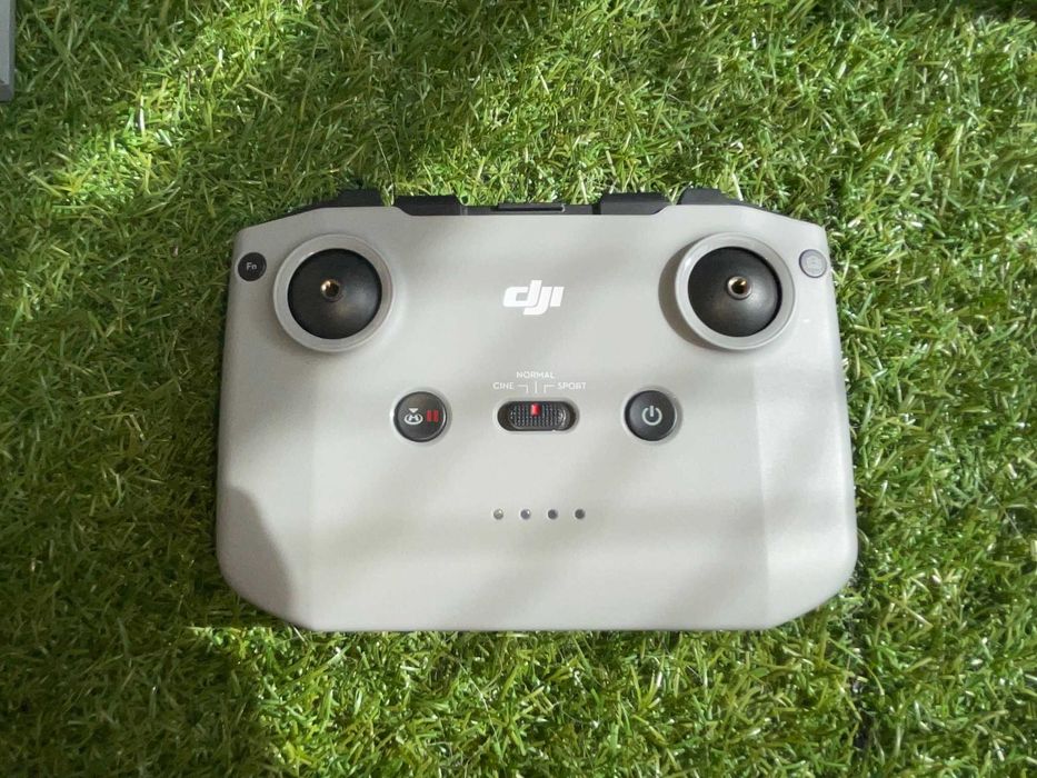 Dron DJI Mini 2SE Fly More Combo