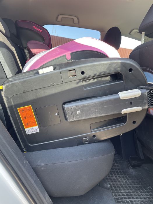 Дитяче автокрісло  Maxi Cosi Pearl вживане + База( Самбір)