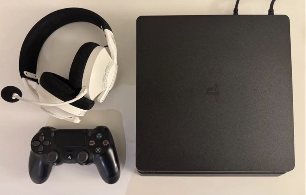 Playstation4 + Comando + Headset