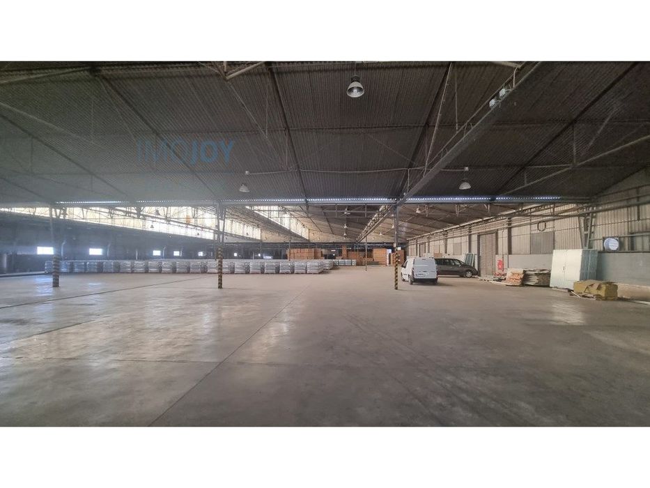 Fantástico Armazém para Arrendamento em Setúbal