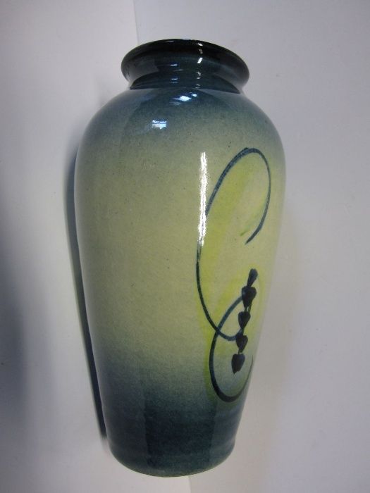 fantástica jarra vintage em faiança de Torres Vedras-assinada