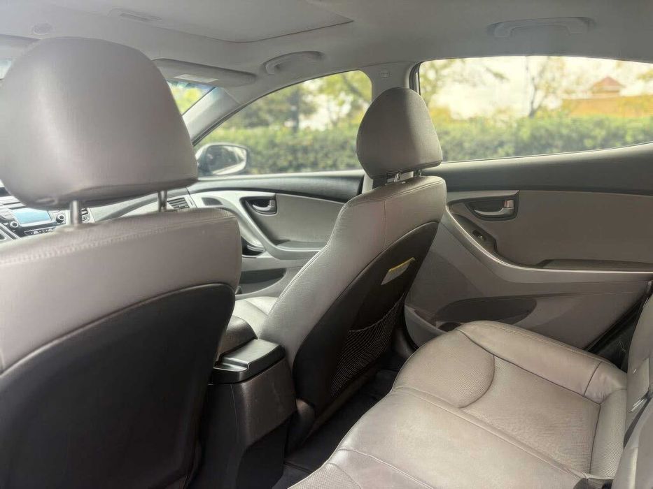 Hyundai Elantra Limited      2015