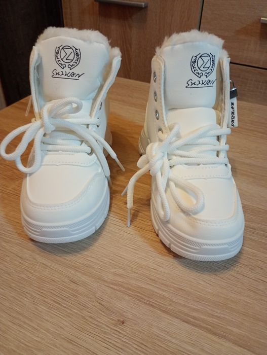 Nowe buty zimowe ocieplane rozmiar 35