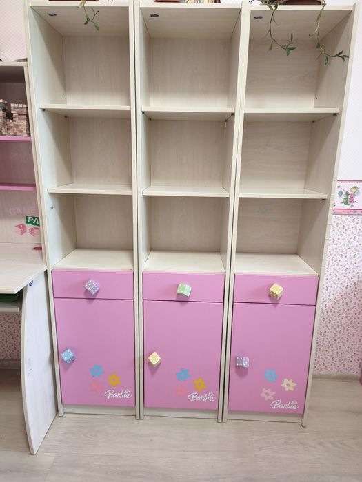 Продам комплект дитячих меблів Cilek Barbie