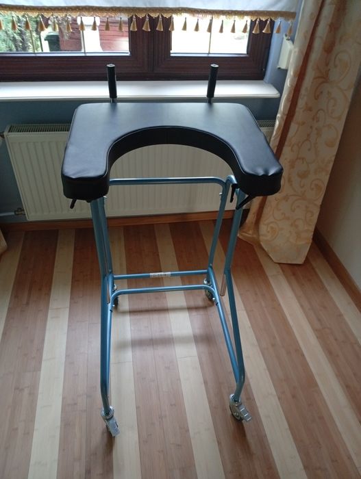 Nowa  Ambona,  chodzik