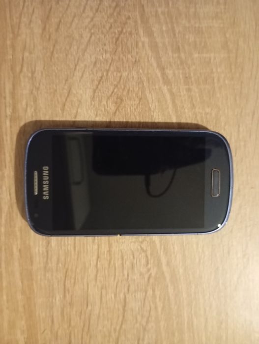 Samsung Galaxy S-III mini GT-18200N