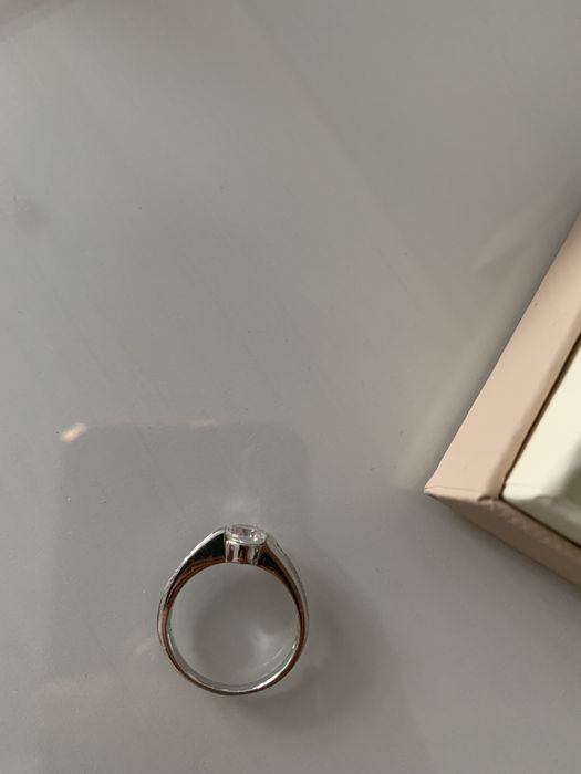 Srebrny pierscionek Apart r. 15