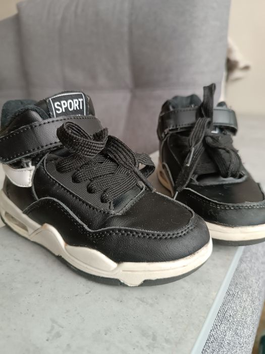 Продам взуття демисезонне