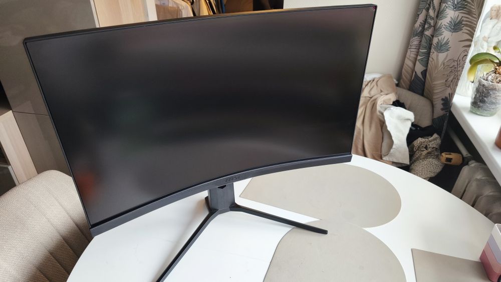 Monitor MSI G272CQP zakrzywiony